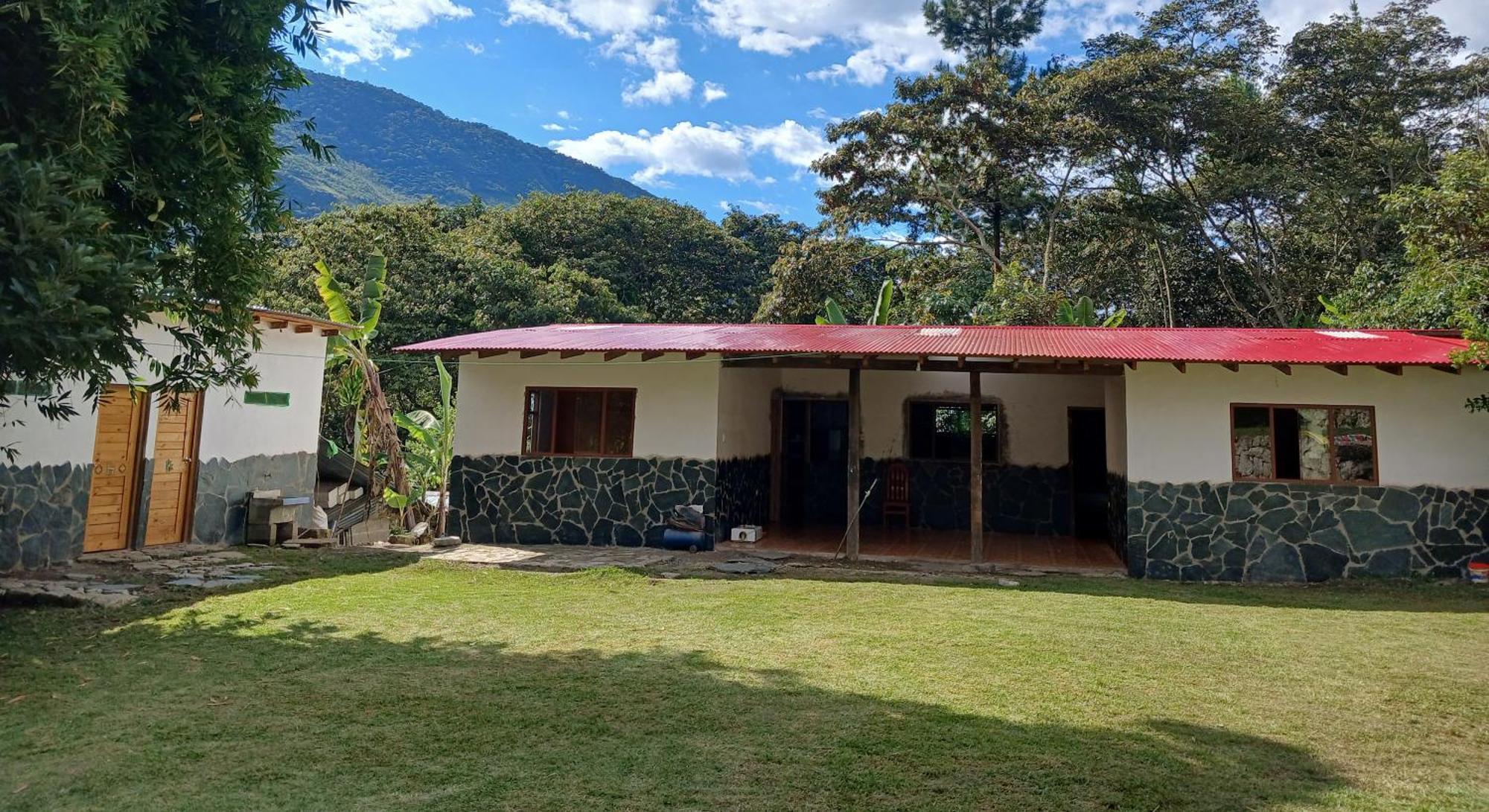 Lia B&B Lucmabamba Sahuayaco Exteriér fotografie