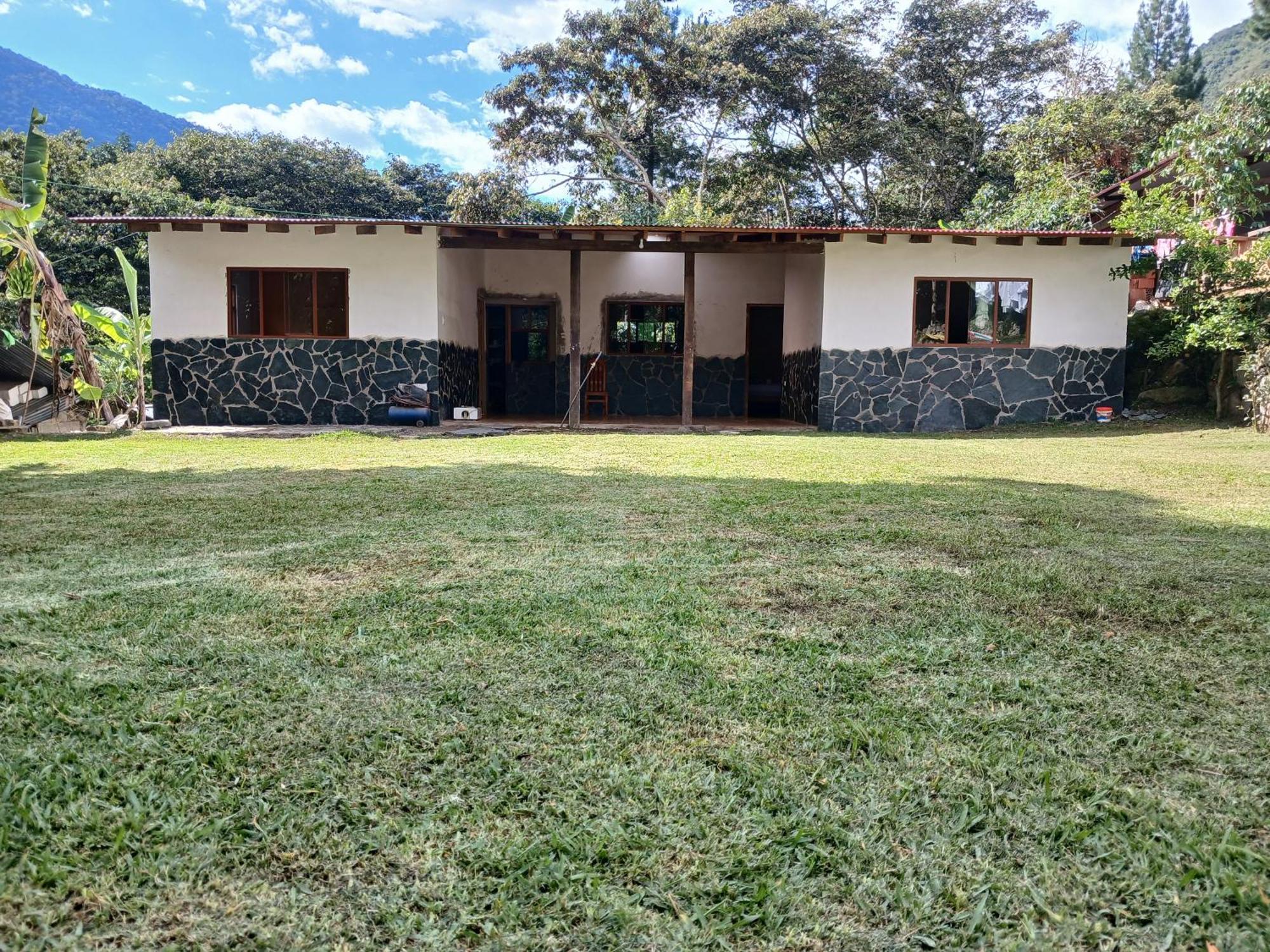 Lia B&B Lucmabamba Sahuayaco Exteriér fotografie